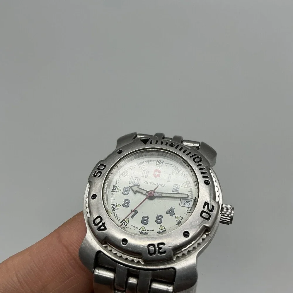 Victorinox Womens Watch 29mm Silver Tone White Dial 4587 Swiss New Battery 5.75